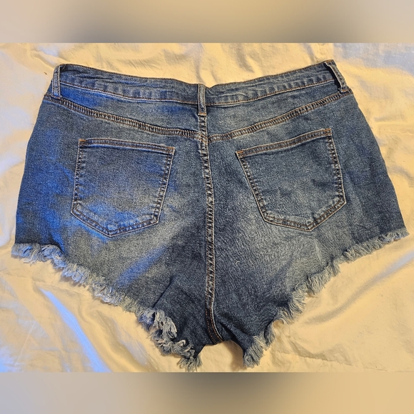Fashion Nova Denim Daisy Dukes - Size US16 - Picture 3 of 4